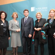 Neujahrsempfang 2015: Cristina Beretta (Vizerektorin für Lehre und Internationales), Gaby Schaunig (Landeshauptmann-Stellvertreterin), Oliver Vitouch (Rektor), Maria-Luise Mathiaschitz (Bürgermeisterin) Friederike Wall (Vizerektorin für Forschung) | Foto: aau/Hoi