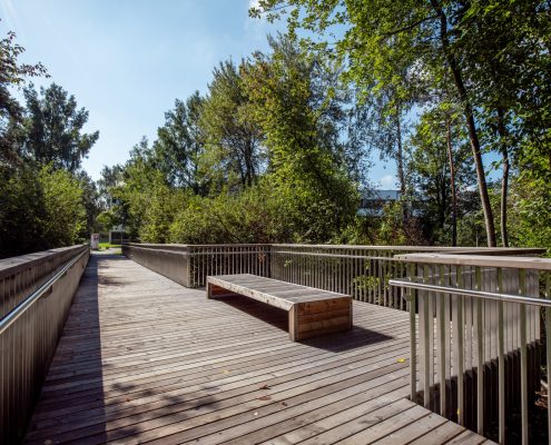 Brücke von Universitätsstraße zum Nordtrakt