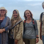 Das PRESS-Team besichtigte die Schildkröten-Aktion am Strand von Java.