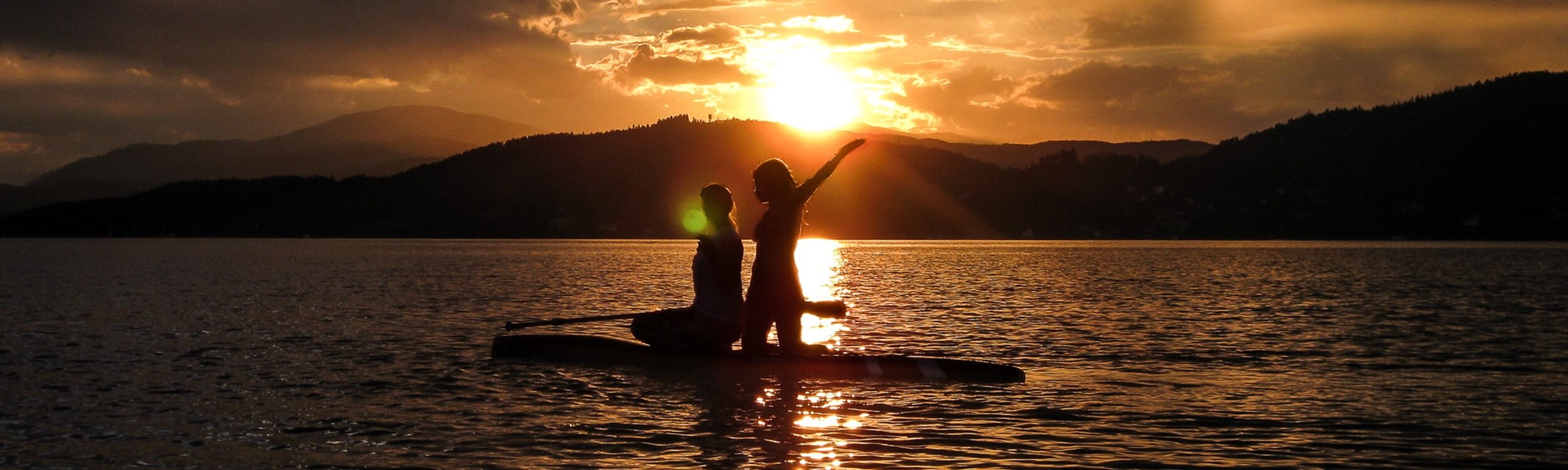 SUP bei Sonnenuntergang